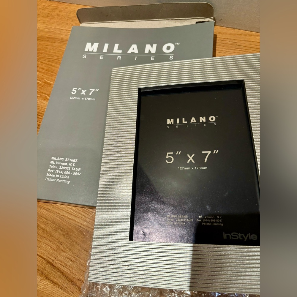 NWT Milano Silver Line Patterned 5X7 Picture Frame